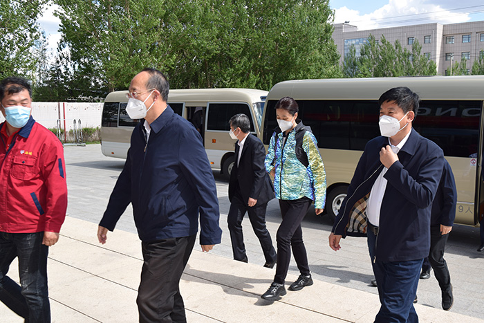 吉林省委常委、常務(wù)副省長(zhǎng)吳靖平蒞臨鵬鴻生產(chǎn)基地督導(dǎo)調(diào)研